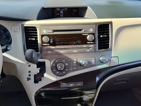 Used 2011 Toyota Sienna LE image 18