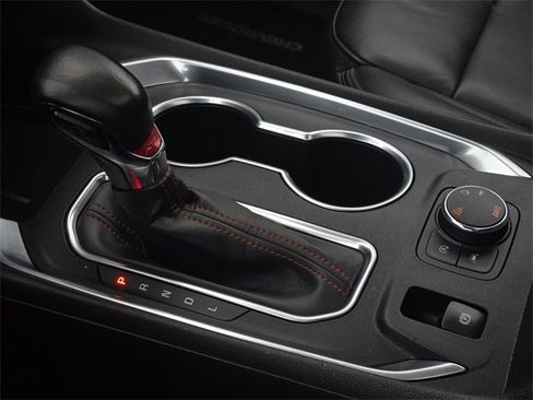 Used 2022 Chevrolet Traverse RS image 23