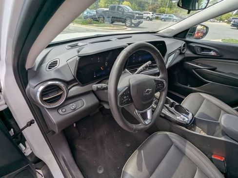 Used 2024 Chevrolet Trax ACTIV w/ Driver Confidence Package FWD image 14