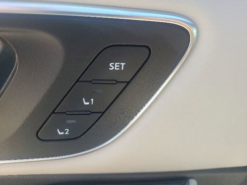 Used 2021 Nissan Rogue SL w/ Premium Package FWD image 12