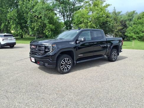 Used 2025 GMC Sierra 1500 AT4 w/ AT4 Premium Package AWD/4WD image 7