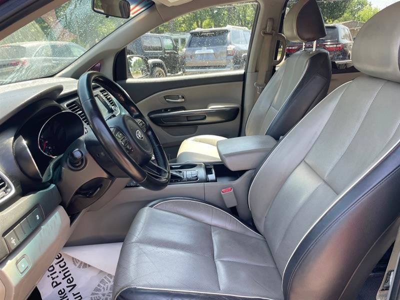 Used 2017 Kia Sedona LX w/ LX Essentials Premium Package FWD image 10