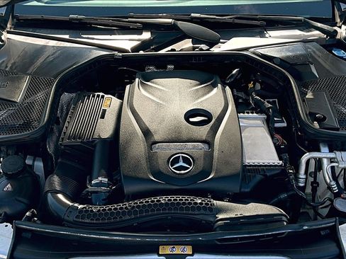 Used 2018 Mercedes-Benz C 300 4MATIC Sedan image 9