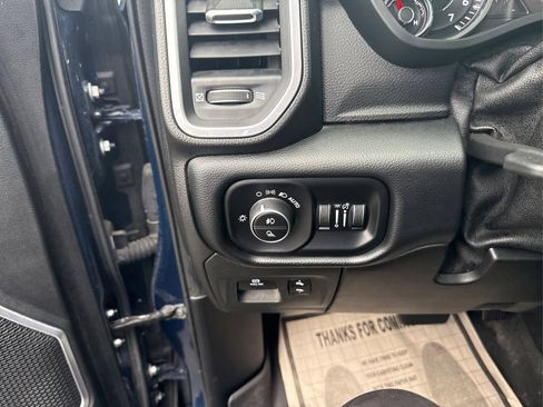 Used 2019 RAM 1500 Laramie AWD/4WD image 15