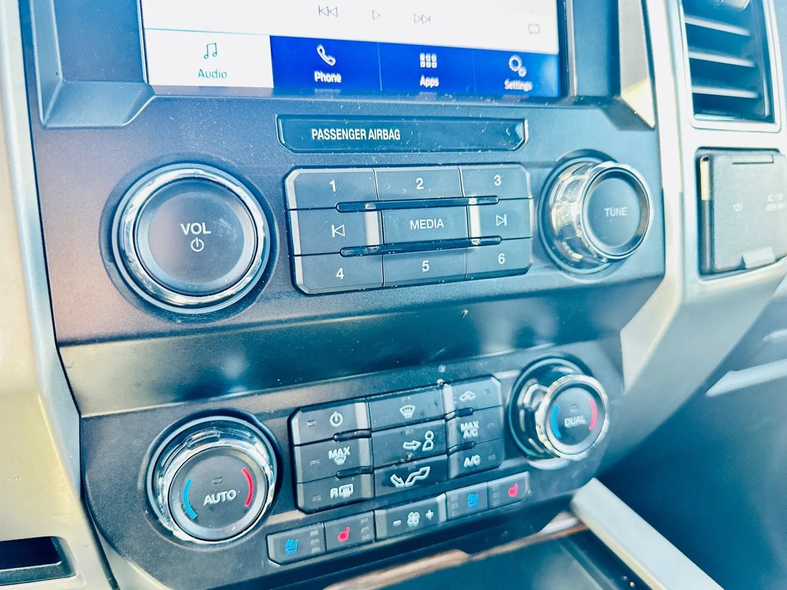 Used 2019 Ford F150 Lariat RWD image 20