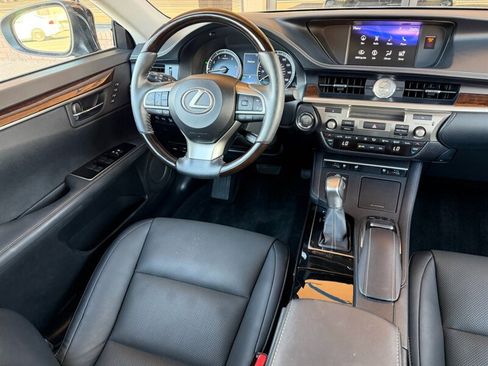 Used 2017 Lexus ES 350 w/ Navigation System Package image 17