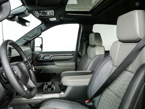 New 2026 Chevrolet Silverado 2500 ZR2 image 5