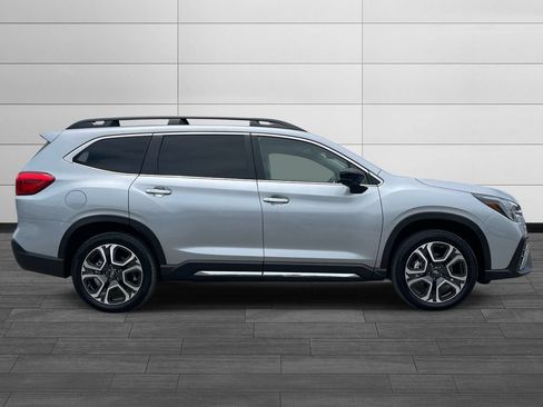 Certified 2025 Subaru Ascent Touring AWD/4WD image 2
