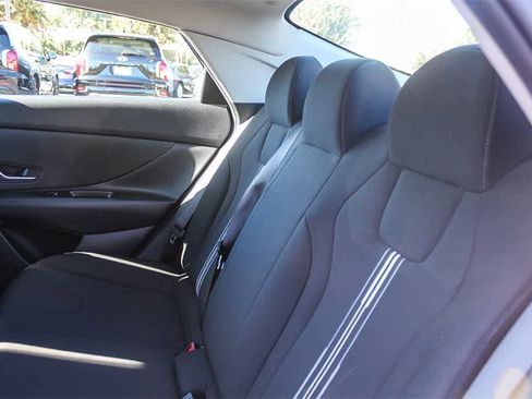 Certified 2023 Hyundai Elantra SEL w/ Convenience Package image 21