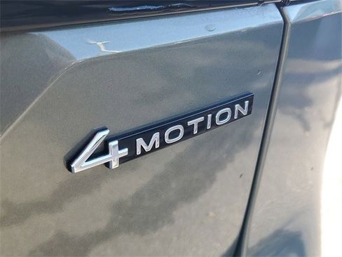 Certified 2025 Volkswagen Atlas Peak Edition SE image 7