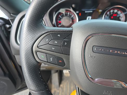 Used 2022 Dodge Challenger R/T Scat Pack RWD image 23