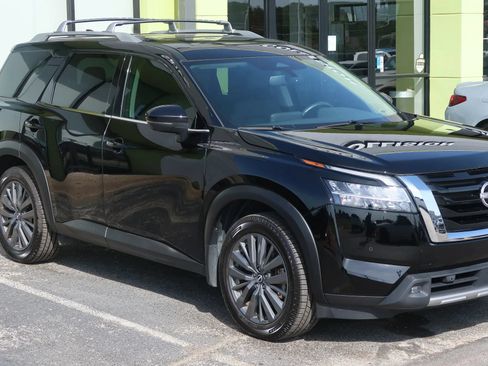 Used 2022 Nissan Pathfinder SL w/ SL Premium Package FWD image 5