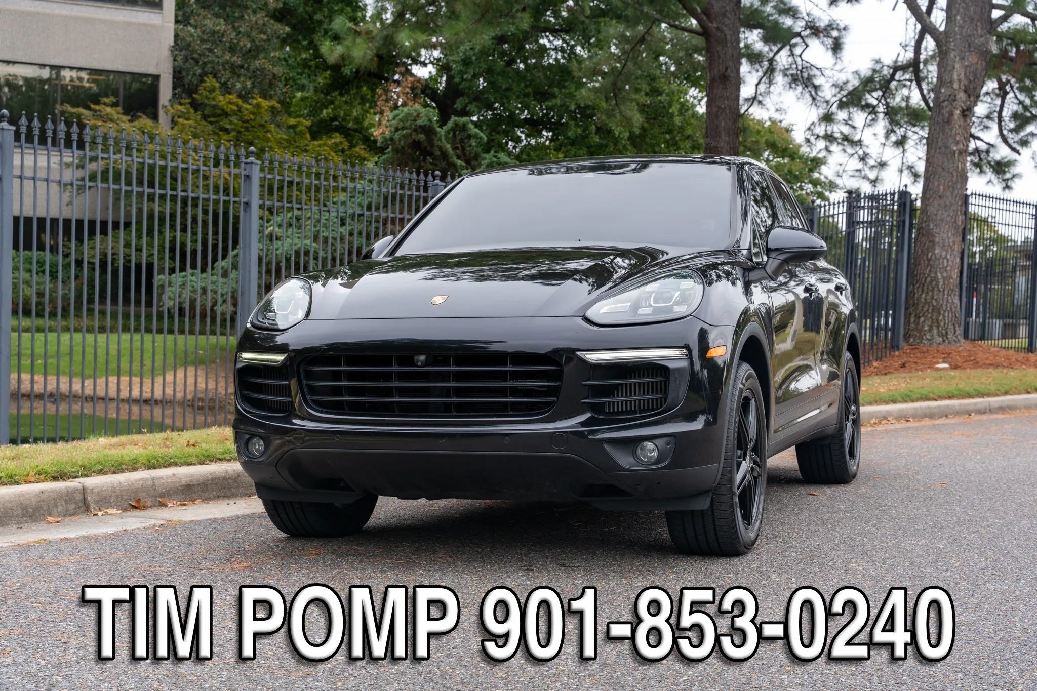 Used 2018 Porsche Cayenne S w/ Premium Package Plus AWD/4WD image 2