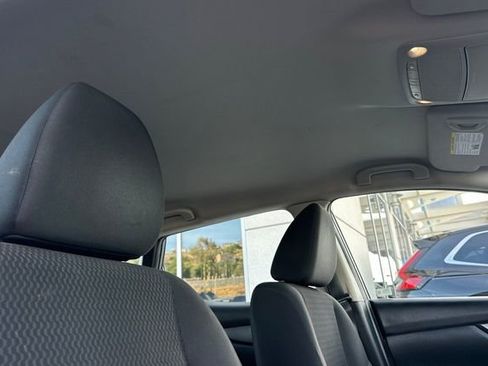 Used 2021 Nissan Rogue Sport S image 19