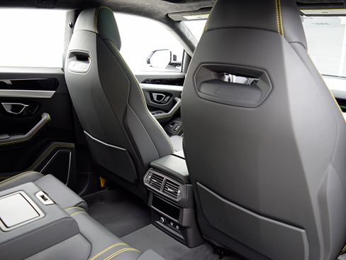 Used 2023 Lamborghini Urus S AWD/4WD image 37