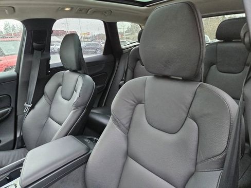 Certified 2025 Volvo XC60 B5 Plus image 13