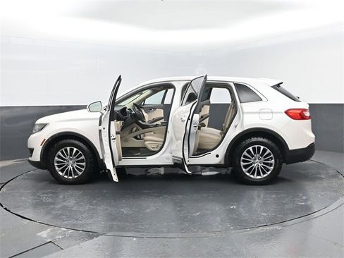 Used 2016 Lincoln MKX Select w/ Select Plus Package image 30