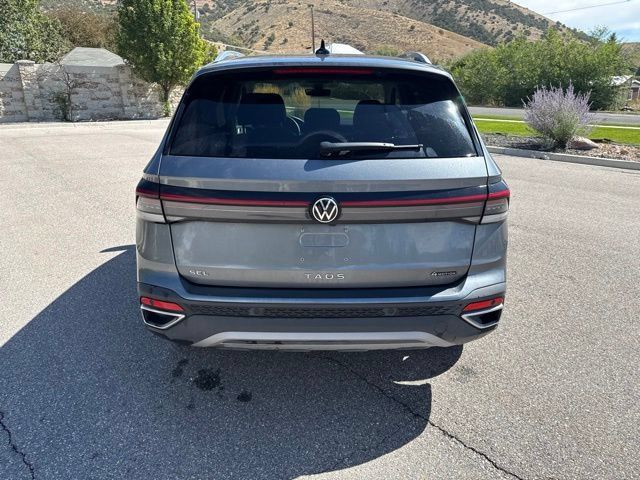Used 2025 Volkswagen Taos SEL AWD/4WD image 7