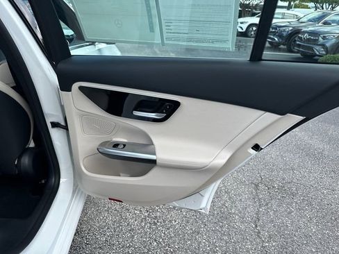 Used 2025 Mercedes-Benz C 300 Sedan image 31