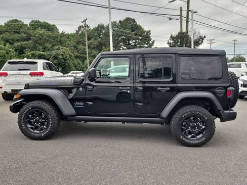 Used 2023 Jeep Wrangler Unlimited w/ Cold Weather Group AWD/4WD image 6