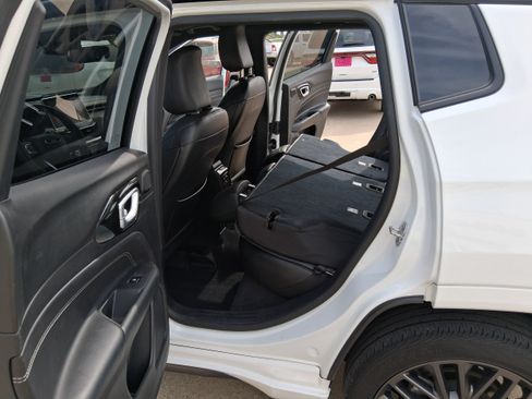 Used 2023 Jeep Compass High Altitude AWD/4WD image 19
