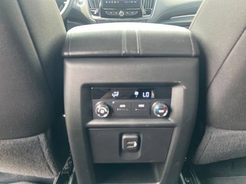 Used 2023 Chevrolet Traverse LT AWD/4WD image 18