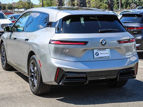 New 2026 BMW iX xDrive60 w/ M Sport Package AWD/4WD image 4