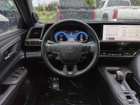 Used 2023 Toyota Crown w/ Advanced Technology Package AWD/4WD image 15