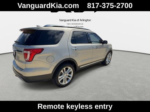 Used 2017 Ford Explorer Limited w/ Equipment Group 301A FWD image 9