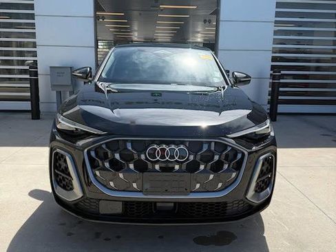 Used 2025 Audi Q5 Prestige w/ 20" Wheel Package AWD/4WD image 1