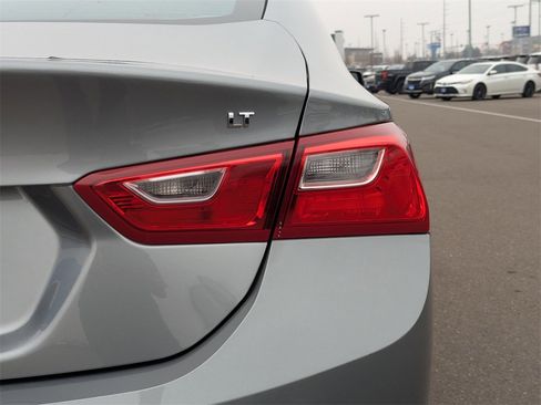 Used 2025 Chevrolet Malibu LT image 43