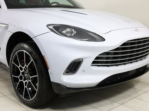 Used 2021 Aston Martin DBX image 37