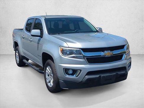 Used 2017 Chevrolet Colorado LT w/ LT Convenience Package RWD image 3