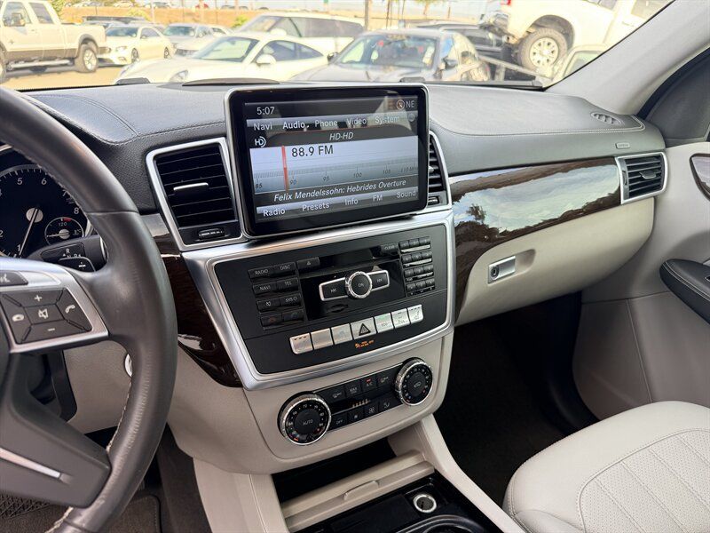 Used 2015 Mercedes-Benz GL 450 4MATIC image 13