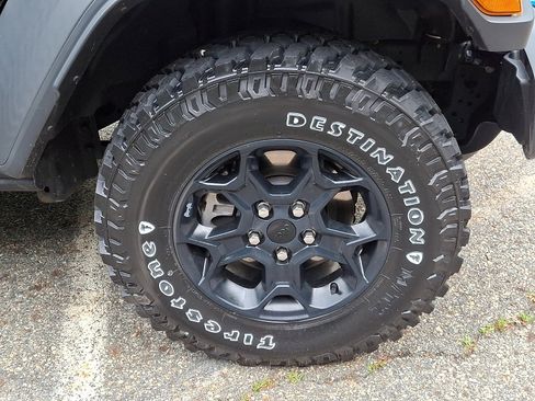 Certified 2023 Jeep Wrangler Unlimited w/ Convenience Group AWD/4WD image 9