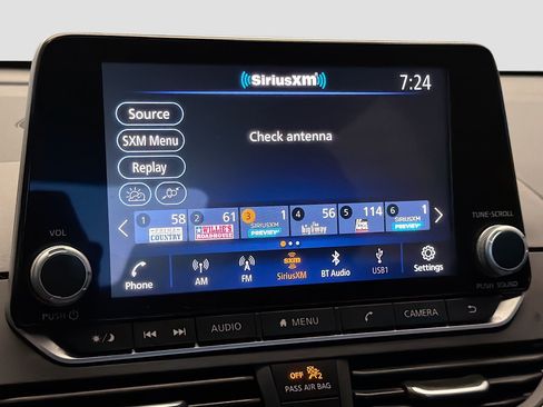 Used 2025 Nissan Altima 2.5 SR FWD image 9