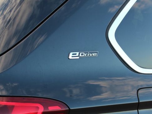 Used 2017 BMW X5 xDrive40e AWD/4WD image 42