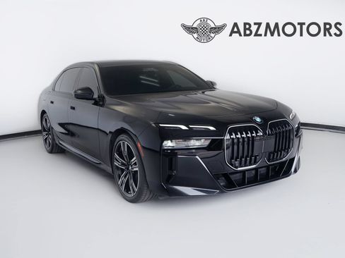 Used 2025 BMW 760i xDrive w/ Luxury Rear Seating Package AWD/4WD image 1