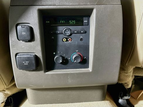 Used 2013 Ford Expedition XLT RWD image 25