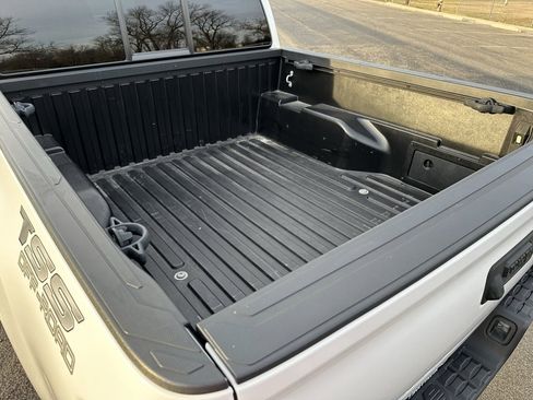 Used 2023 Toyota Tacoma TRD Sport image 9