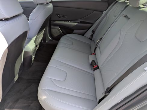 Certified 2024 Hyundai Elantra Limited image 14