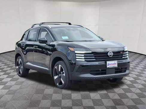 New 2025 Nissan Kicks SR image 2