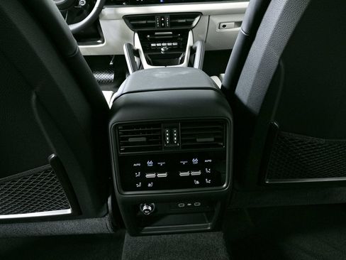 New 2026 Porsche Cayenne Coupe AWD/4WD image 20