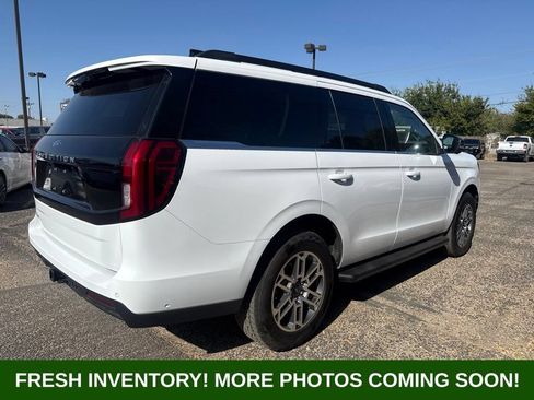 Used 2025 Ford Expedition Active AWD/4WD image 2