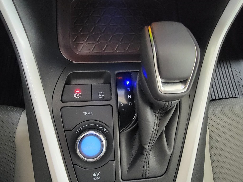 Certified 2025 Toyota RAV4 Limited AWD/4WD image 17
