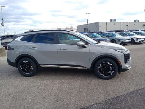 New 2026 Kia Sportage EX image 2