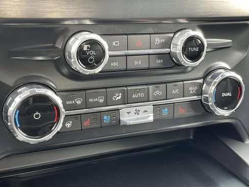 New 2025 Ford F250 Lariat image 24