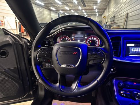 Used 2018 Dodge Challenger SXT image 13