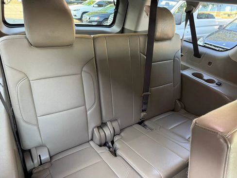 Used 2017 GMC Yukon XL SLT AWD/4WD image 33