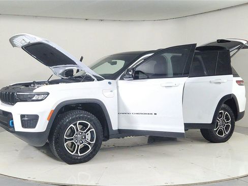 Used 2024 Jeep Grand Cherokee Trailhawk w/ Luxury Tech Group III image 10